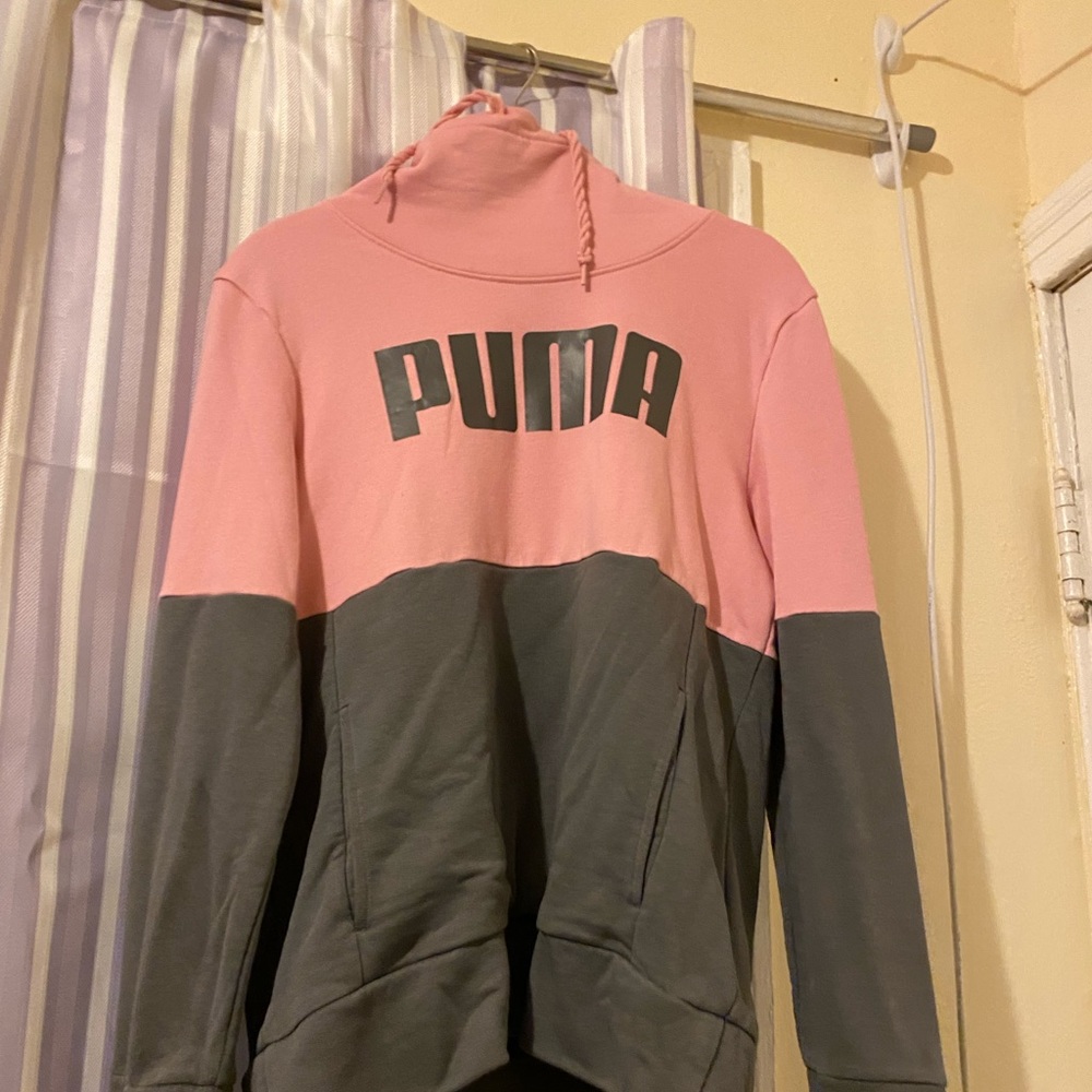 PUMA Turtleneck
